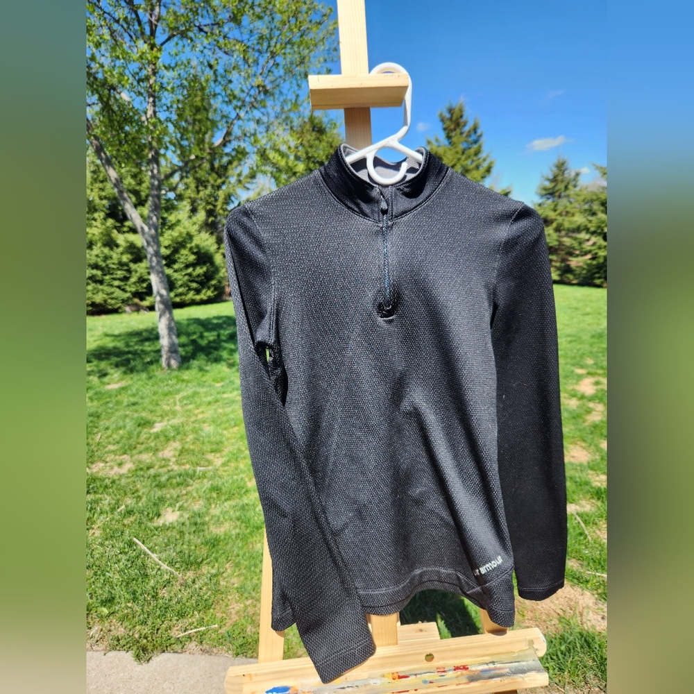 Under Armour 1/4 zip size small